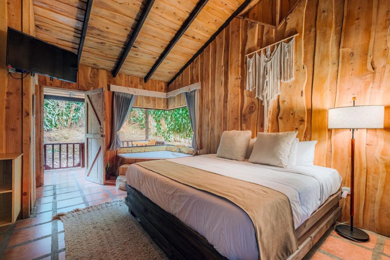 Hotel & Spa Escondite De La Montana Sabana Redonda Eksteriør billede