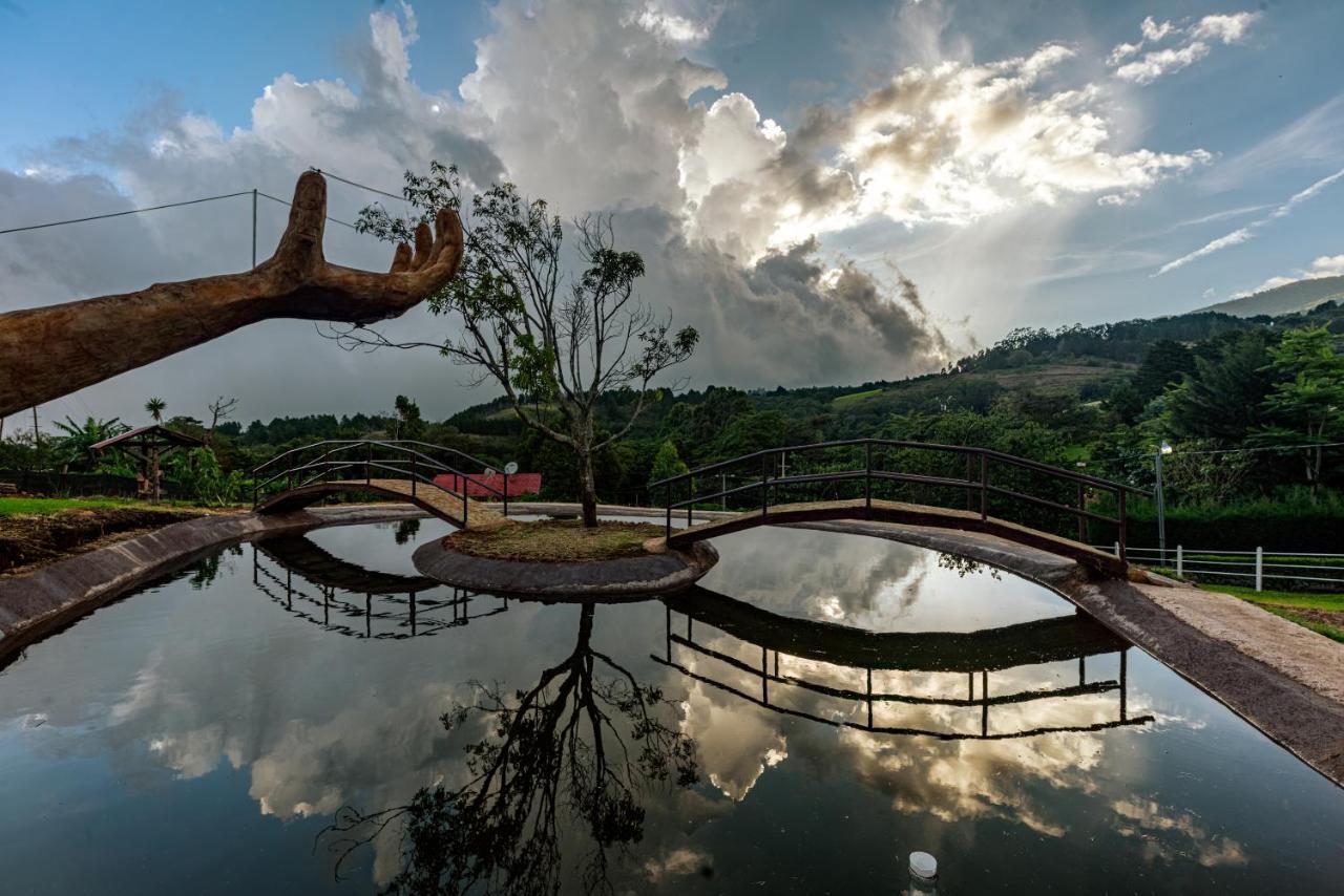 Hotel & Spa Escondite De La Montana Sabana Redonda Eksteriør billede